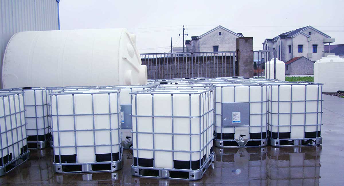 IBC吨桶中空吹塑机在印度生产吨桶